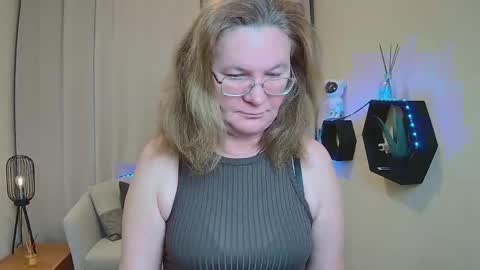 holymilfa online show from 05/06/26, 06:30