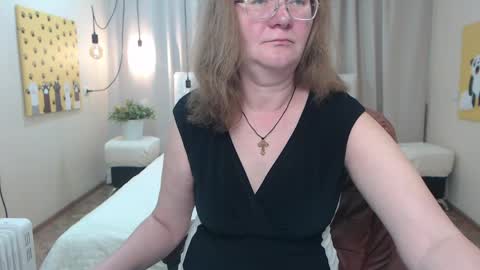holymilfa online show from 05/12/26, 06:54