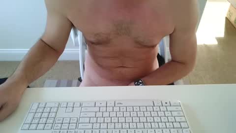 Snapshot of holymoses8 chatting on 03/04/25, 01:59 holymoses8 online show from 03/04/25, 01:59
