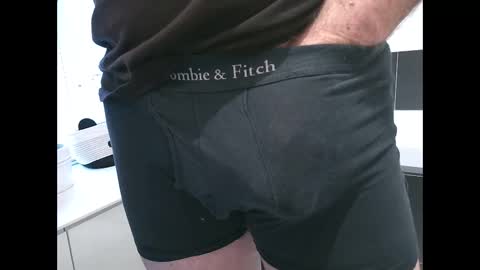 Snapshot of hom2022 chatting on 01/19/25, 08:29 Hom2022 online show from 01/19/25, 08:29