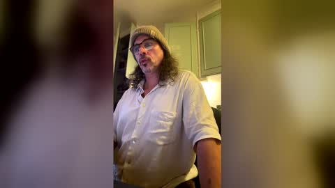 Snapshot of hombresalvatge chatting on 04/05/26, 05:32 Jaig online show from 04/05/26, 05:32
