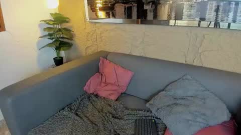 Snapshot of honey__monroe chatting on 12/01/25, 10:15 honey monroe online show from 12/01/25, 10:15