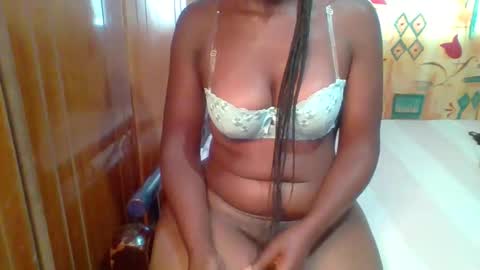 Snapshot of honey_beb chatting on 02/21/25, 05:02 honey_beb online show from 02/21/25, 05:02