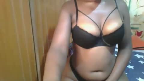 Snapshot of honey_beb chatting on 02/23/25, 04:07 honey_beb online show from 02/23/25, 04:07