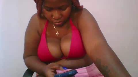 Snapshot of honey_beb chatting on 09/30/25, 07:13 honey_beb online show from 09/30/25, 07:13