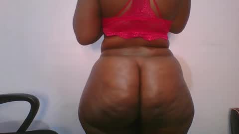 Snapshot of honey_beb chatting on 10/09/25, 06:11 honey_beb online show from 10/09/25, 06:11