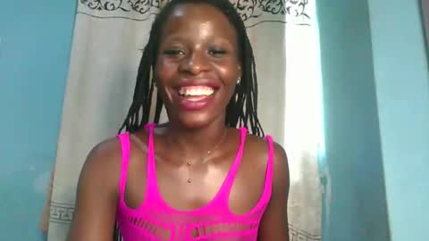 Snapshot of honey_bug2 chatting on 02/03/26, 07:46 Queen online show from 02/03/26, 07:46