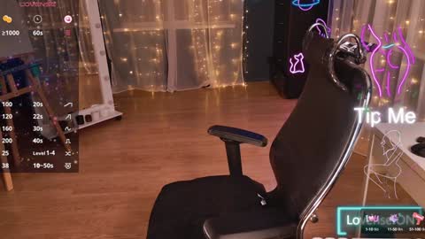 Snapshot of honey_buunny chatting on 01/20/25, 04:55 Kristina online show from 01/20/25, 04:55