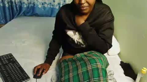 honey_caddy online show from 07/05/26, 05:42
