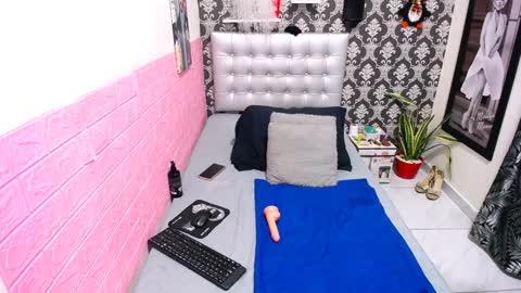 Snapshot of honey_channe chatting on 12/19/24, 06:45 honey_channe online show from 12/19/24, 06:45