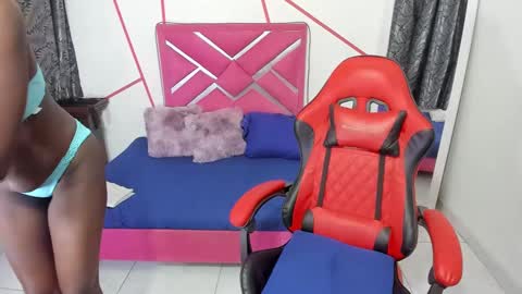 Snapshot of honey_channe chatting on 09/30/25, 05:34 honey_channe online show from 09/30/25, 05:34