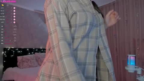 Snapshot of honey_chantal chatting on 01/16/26, 07:40 Chantal online show from 01/16/26, 07:40