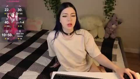 Snapshot of honey_cherrry chatting on 06/21/26, 12:57 Honey online show from 06/21/26, 12:57