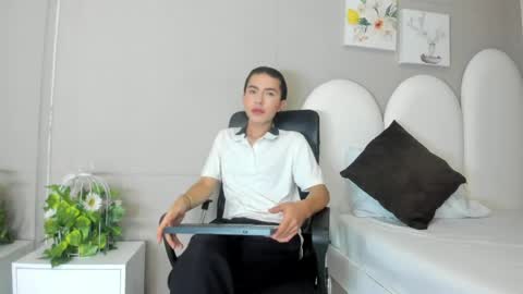 honey_hex_ online show from 05/11/26, 12:55
