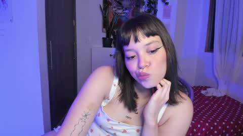 Snapshot of honey_hoe chatting on 12/14/24, 05:40 Lau online show from 12/14/24, 05:40