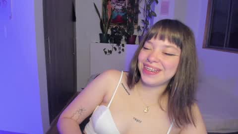 Snapshot of honey_hoe chatting on 01/10/25, 02:04 Lau online show from 01/10/25, 02:04