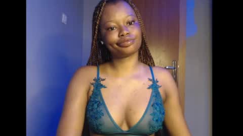 Snapshot of honey_juicydoll chatting on 05/13/26, 07:06 Sonia online show from 05/13/26, 07:06