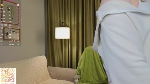 Snapshot of honey_kors chatting on 02/27/26, 08:09 Lina online show from 02/27/26, 08:09