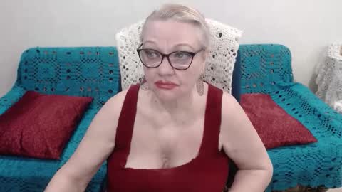 Snapshot of honey_lady_ chatting on 04/29/26, 08:18 Honey Lady online show from 04/29/26, 08:18