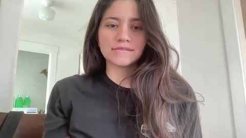 Snapshot of honey_laila chatting on 03/03/25, 10:52 honey_laila online show from 03/03/25, 10:52