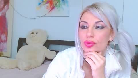Snapshot of honey_lara chatting on 02/03/26, 02:53 honey_lara online show from 02/03/26, 02:53