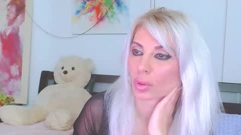 Snapshot of honey_lara chatting on 04/03/26, 08:51 honey_lara online show from 04/03/26, 08:51