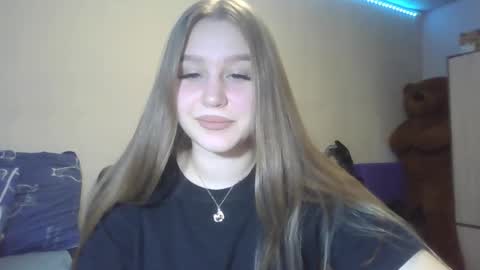 honey_lolaaa online show from 10/18/25, 03:35