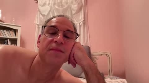 Snapshot of honey_man14 chatting on 10/24/25, 06:15 honey_man14 online show from 10/24/25, 06:15