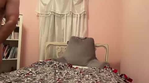 honey_man14 online show from 11/12/25, 08:08