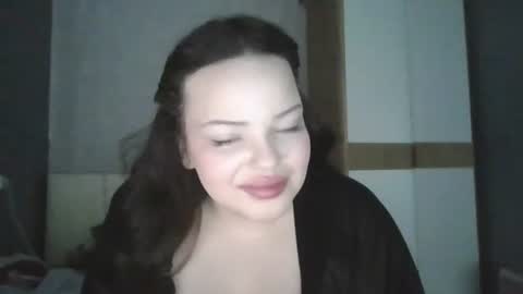 Snapshot of honey_miracle chatting on 06/18/26, 04:57 honey_miracle online show from 06/18/26, 04:57