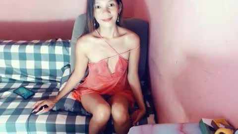 Snapshot of honey_mollyxx chatting on 10/28/25, 03:21 honey_mollyxx online show from 10/28/25, 03:21
