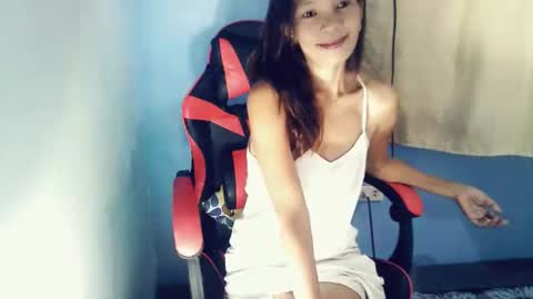 Snapshot of honey_mollyxx chatting on 03/25/26, 11:22 honey_mollyxx online show from 03/25/26, 11:22
