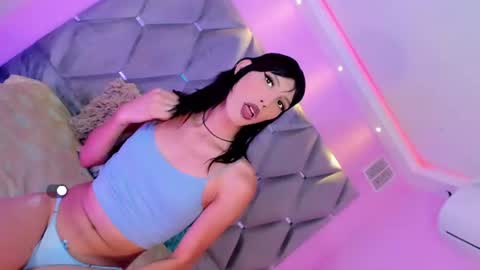 honey_moontsts online show from 06/27/26, 12:22