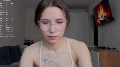 honey_peachy online show from 05/13/26, 09:39