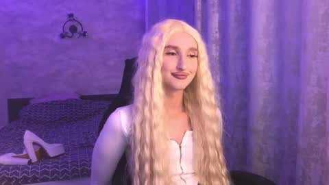 honey_sunset online show from 09/09/25, 04:28