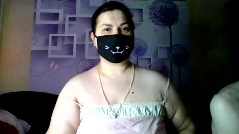 Snapshot of honey_sweet_couple chatting on 12/22/25, 05:37 Alexa and Oscar online show from 12/22/25, 05:37