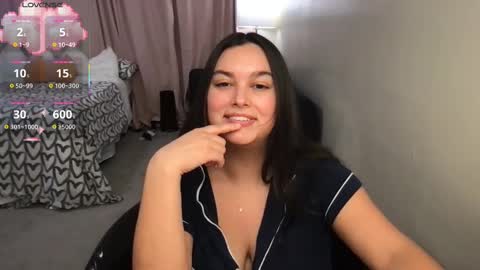 Tia online show from 10/21/25, 02:01