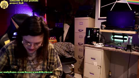Honey and Bear online show from 12/20/24, 03:47