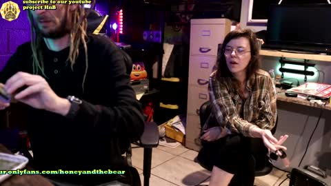 Honey and Bear online show from 12/27/24, 03:53