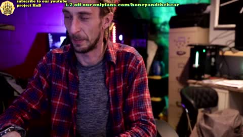 Honey and Bear online show from 02/06/25, 03:16