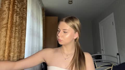 Klara online show from 06/03/26, 02:33