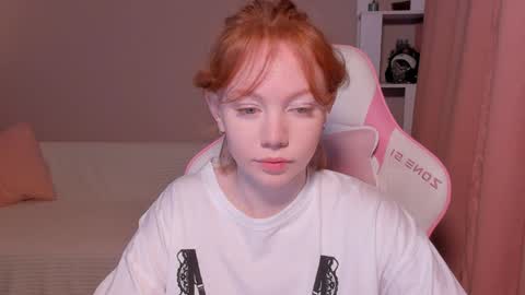 honeyautumn online show from 02/08/25, 12:06