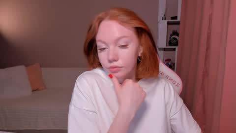 honeyautumn online show from 02/17/25, 11:53