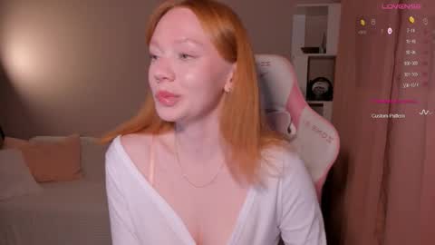 honeyautumn online show from 10/31/25, 08:32