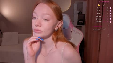 honeyautumn online show from 11/24/25, 09:25