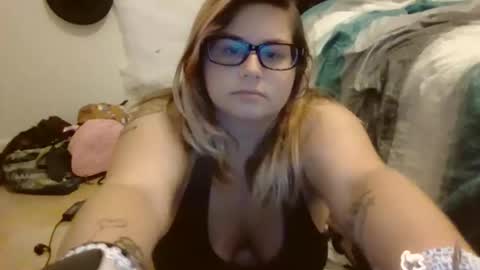 HoneyBear online show from 10/22/25, 01:50