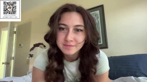 Snapshot of honeybelle8 chatting on 05/19/26, 12:22 belle brunette online show from 05/19/26, 12:22