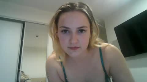 Snapshot of honeyblakex chatting on 07/07/26, 06:47 honeyblakex online show from 07/07/26, 06:47
