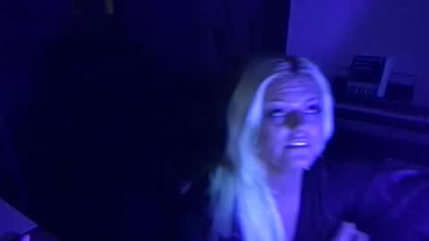 Snapshot of honeybuhnny chatting on 02/27/26, 02:06 honeybuhnny online show from 02/27/26, 02:06