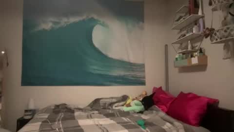 honeybun_z online show from 12/04/25, 06:27